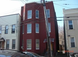 460 Grandview Ave, Flushing, NY 11385