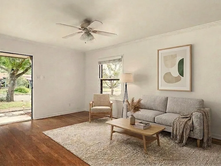 206 E Skyview Rd — Photo 2