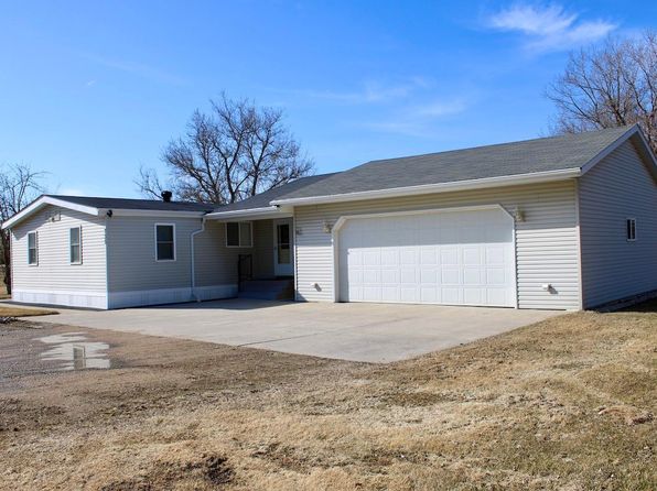 735 1st St S, Middle River, MN 56737