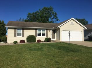 1400 Golf View Dr, Nappanee, IN 46550