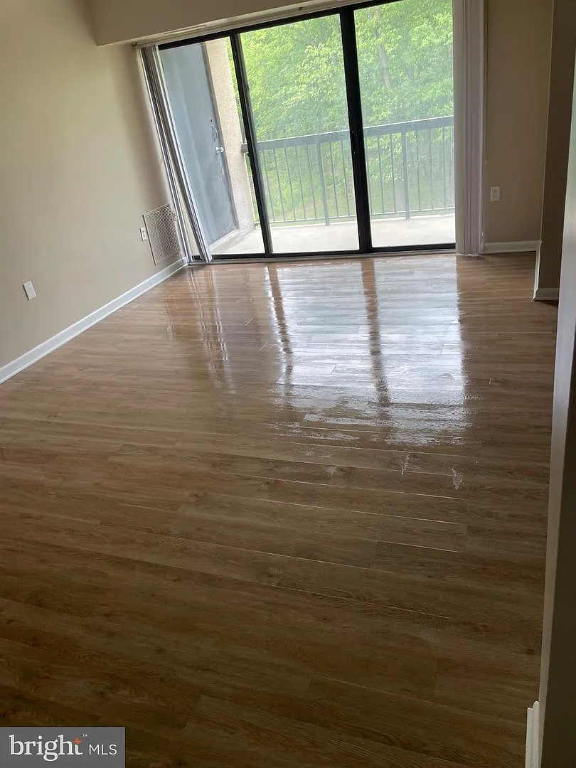1 bed, 1.0 bath, 831 sqft, $1,500 — Photo 2