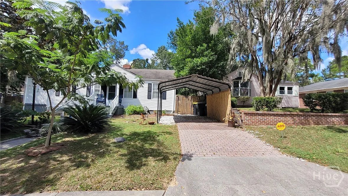 3 bed, 2.0 bath, 1137 sqft, $2,350 — Photo 2