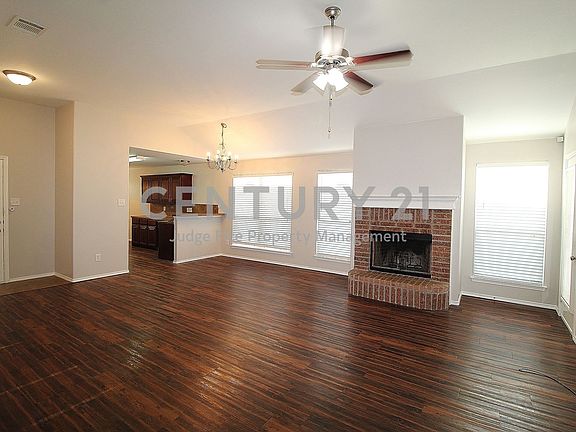 2nd image of 122 Oregon Trl