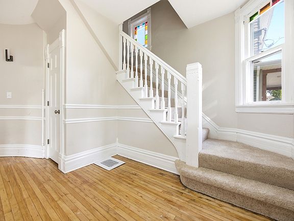5th image of 340 Moseley St