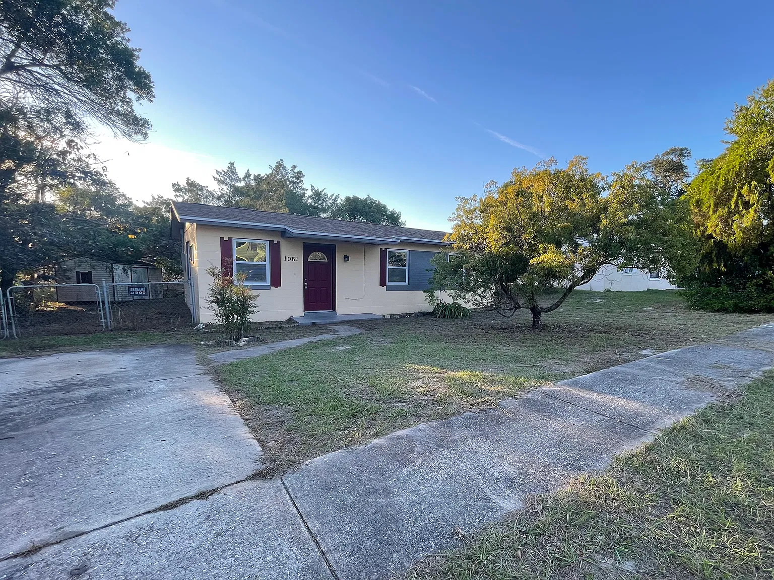 1061 Marlow Ave — Photo 1