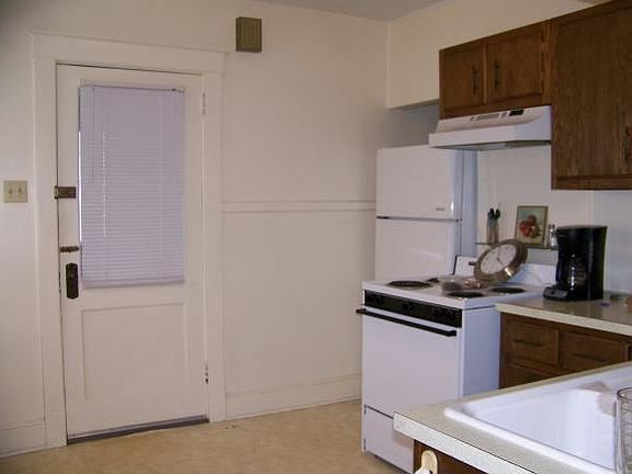 4th image of 49 Vine St