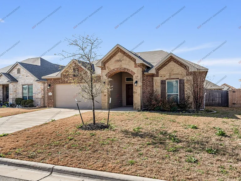 10217 Eaglefire Dr — Photo 2