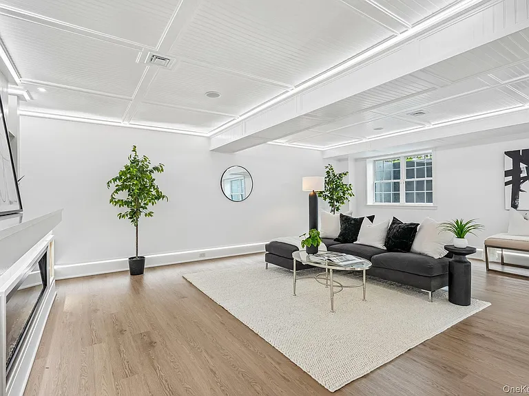 1707 Marie Ln — Photo 20