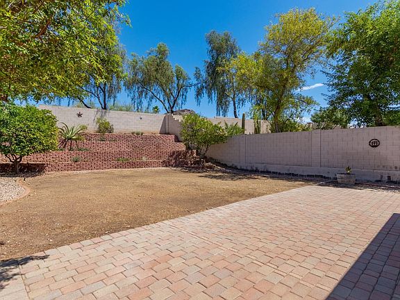 5th image of 1352 E Sheena Dr