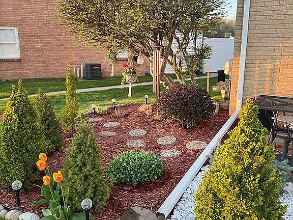 2nd image of 14 Meadow Hills Ln #6