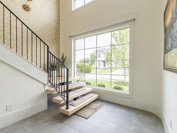 4th image of 1112 Cumberland Ct