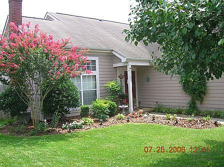 3200 Parkland Dr