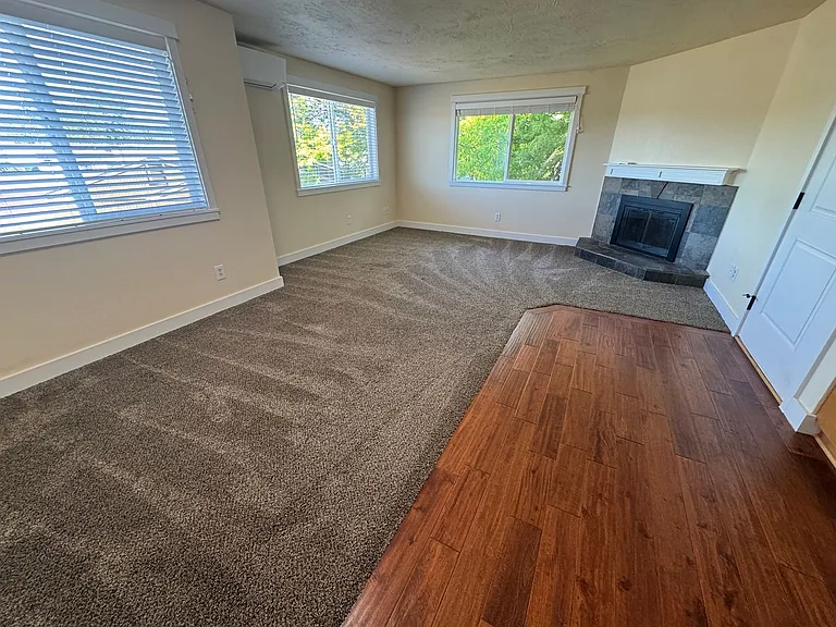 2850 Newton Pl — Photo 8