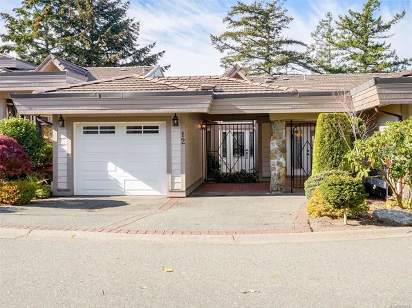 934 Boulderwood Rise #12, Saanich, BC V8Y 3H5