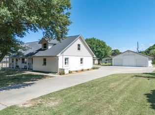 401 Brookview Dr, Decatur, TX 76234