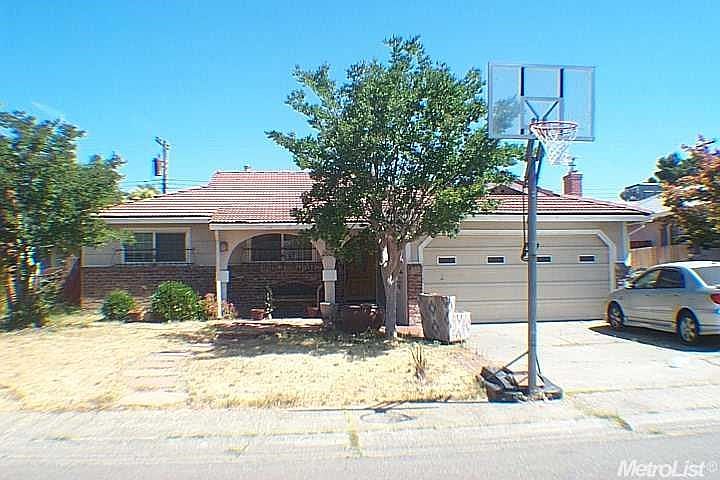 1st image of 2628 Fernandez Dr