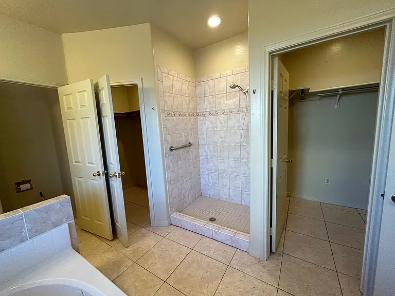 8797 Holly Ave — Photo 5