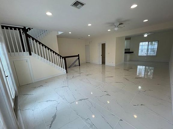 2nd image of 1001 N Federal Hwy APT 9