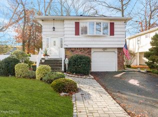 2200 Cameron Ave, Merrick, NY 11566