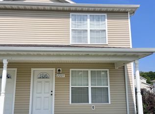 2227 N Pickwick Ave, Springfield, MO 65803