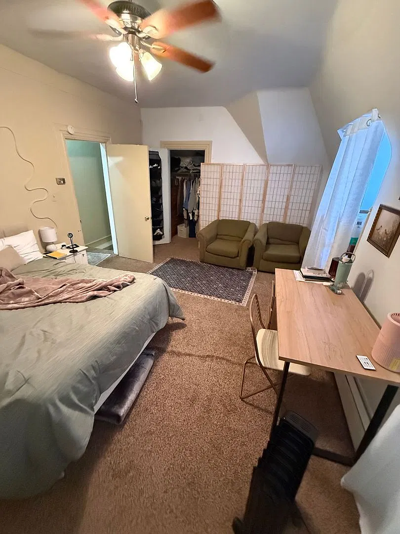 Two bedroom apartment with large bedrooms — Photo 4