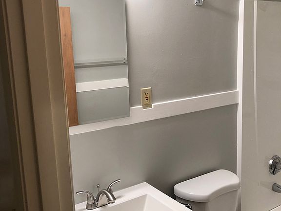 4th image of 218 Spring St APT B2