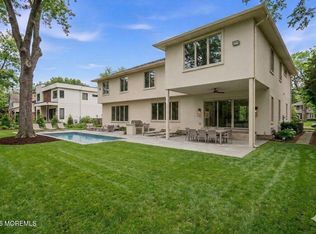 152 Ampere Ave #152, Oakhurst, NJ 07755