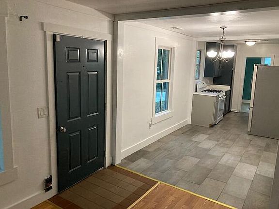 2nd image of 1463 Brookbank Ave