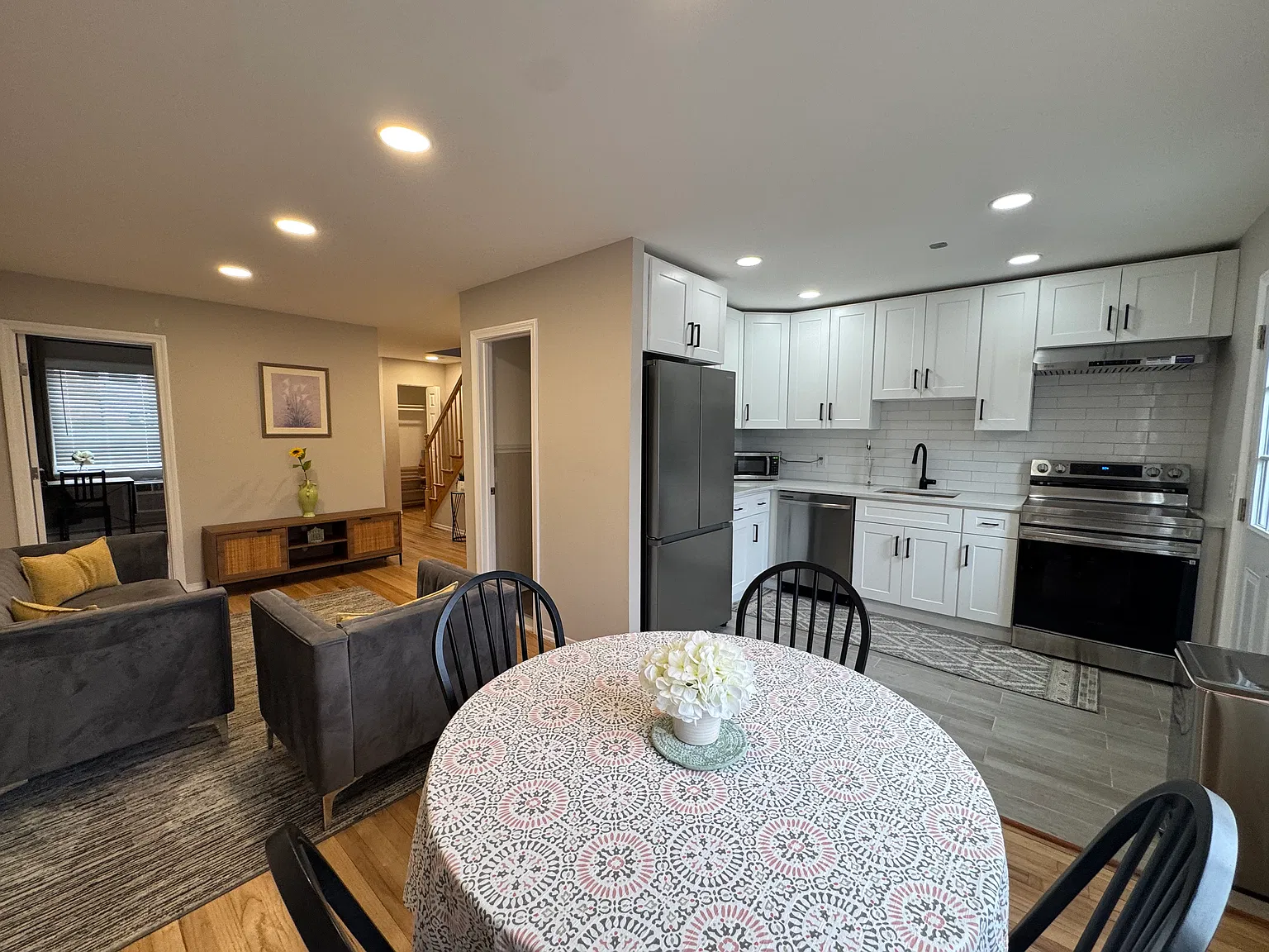 550 Prospect St — Photo 3