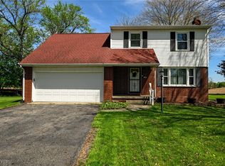 1480 Whitehall Dr, Mogadore, OH