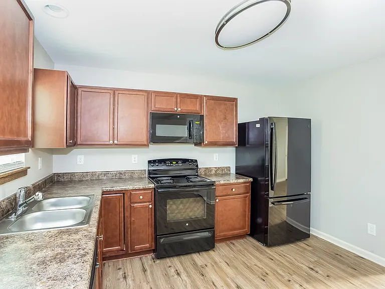 338 Olde North Church Dr — Photo 9