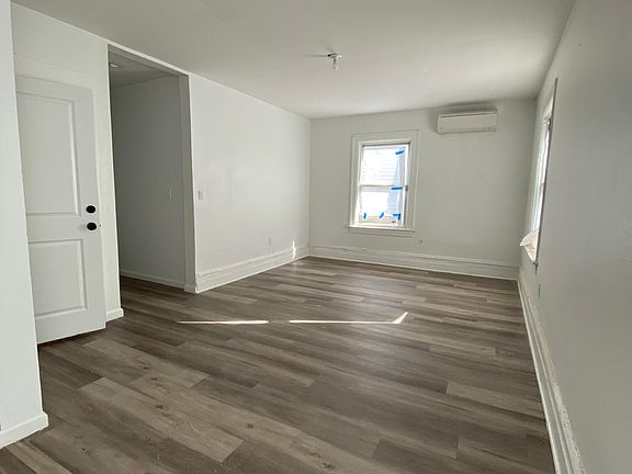5th image of 255 S 2nd Ave #1