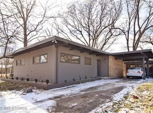 816 S Main St, Wheaton, IL 60189