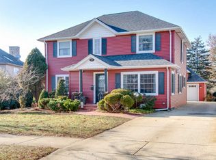 880 S Chatham Ave, Elmhurst, IL