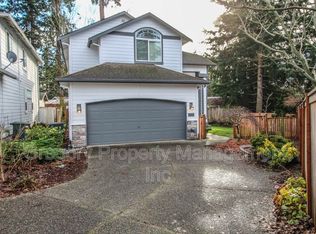 7543 NE 203rd St, Kenmore, WA 98028