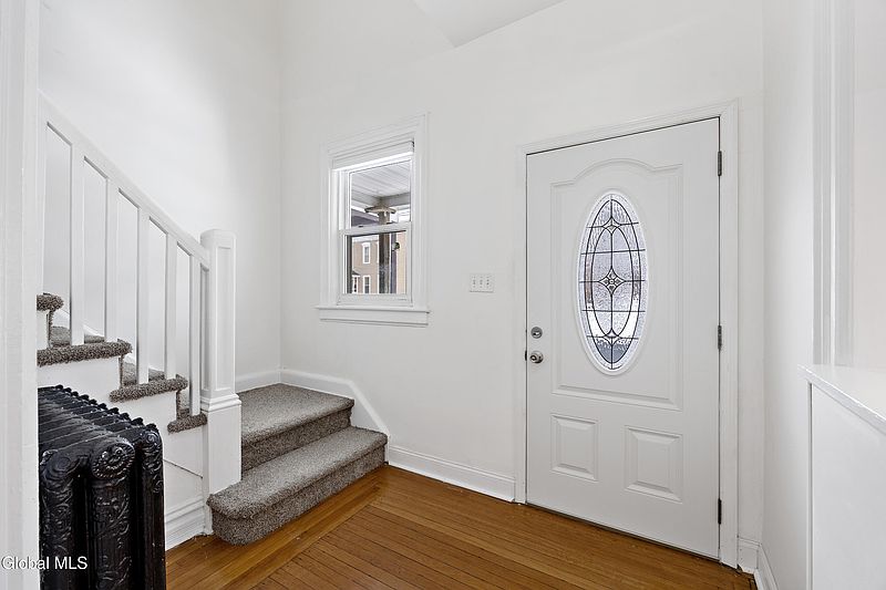 4th image of 188 Columbia Street