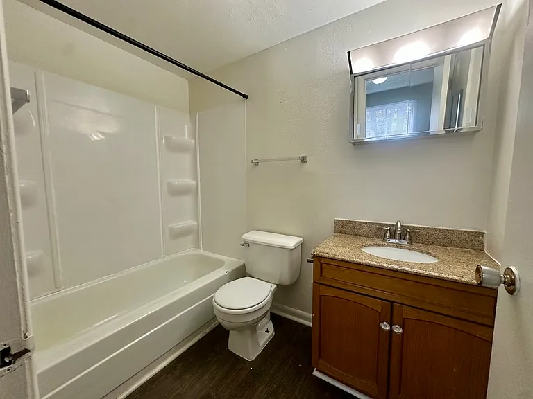 1465 Meadowview Dr #2 — Photo 8
