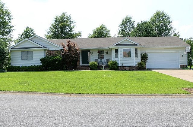 1st image of 1101 Cindy Ln