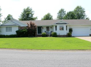 1101 Cindy Ln, Mayfield, KY 42066