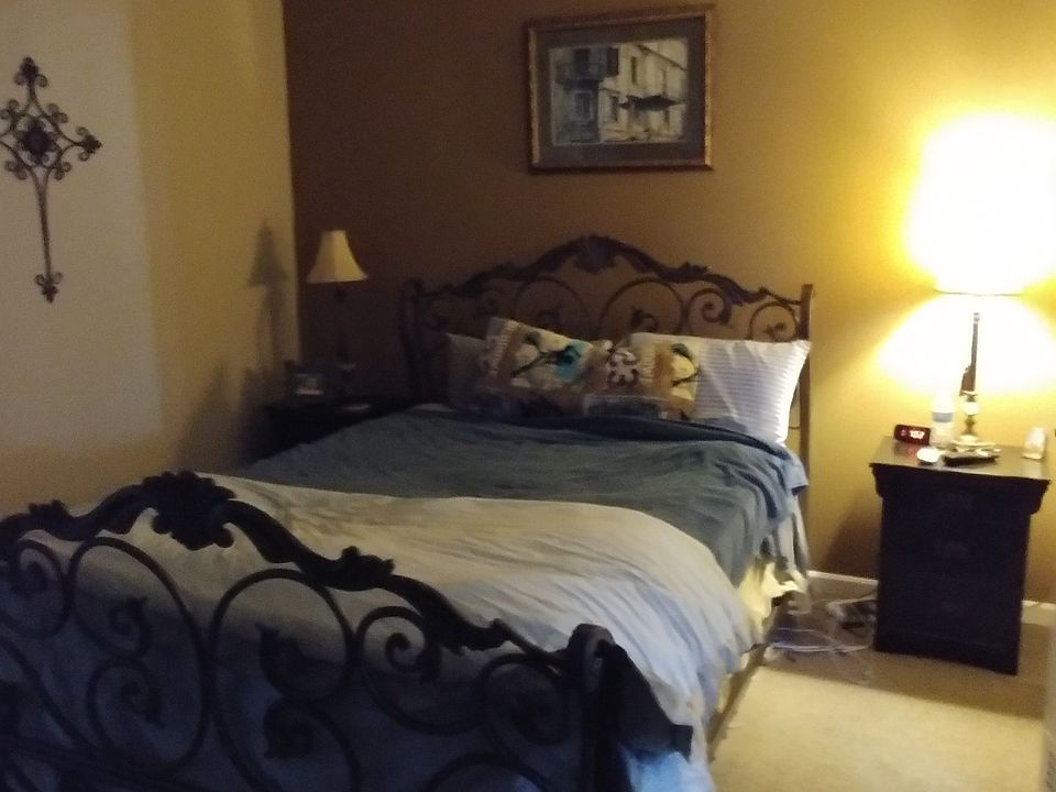 1st image of 1184 E Holbrook Cir