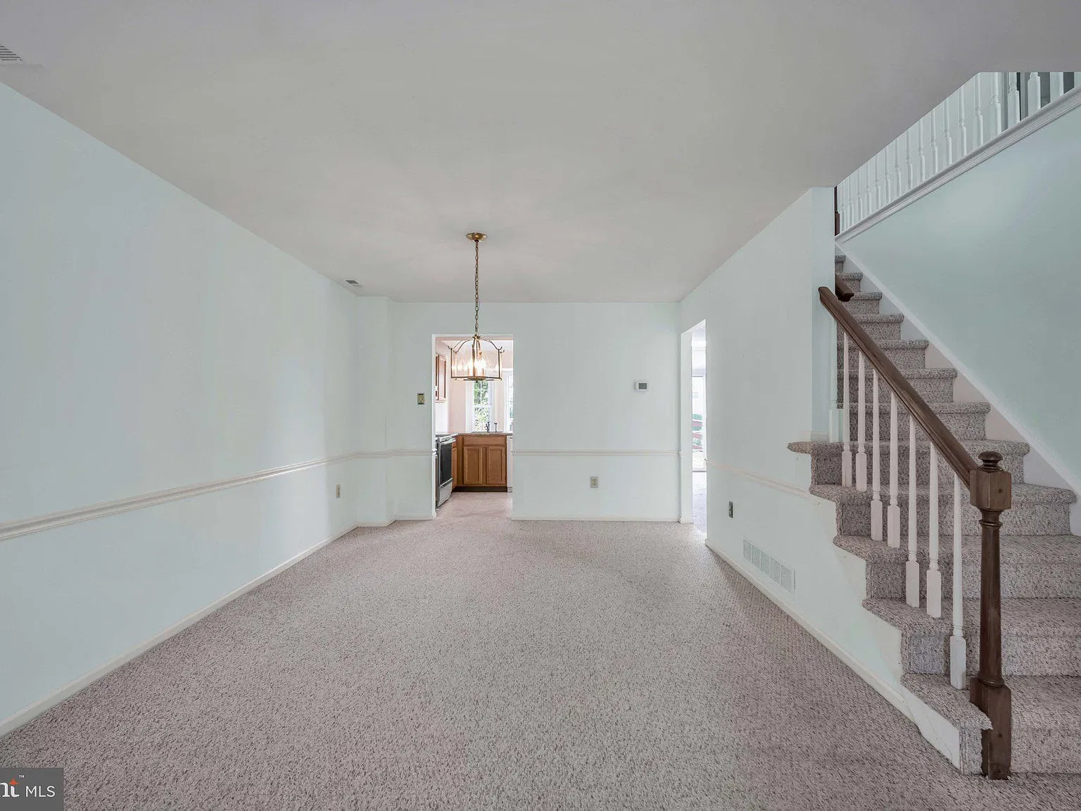 4 bed, 2.5 bath, 1964 sqft, $3,100 — Photo 3