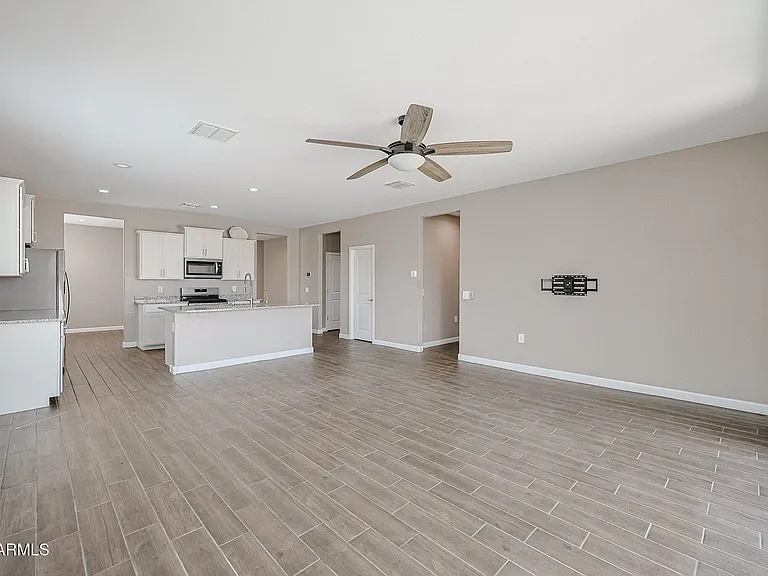 30897 W Catalina Dr — Photo 13