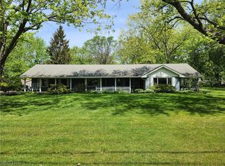 8971 Edgehill Rd, Mentor, OH 44060