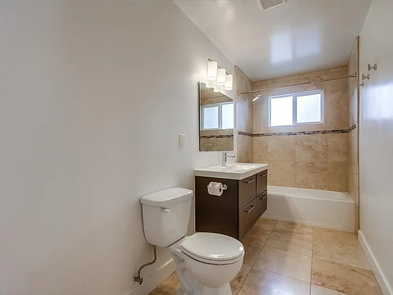 2550 Gregory Dr — Photo 28