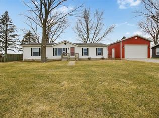 312 W Monroe St, Philo, IL 61864