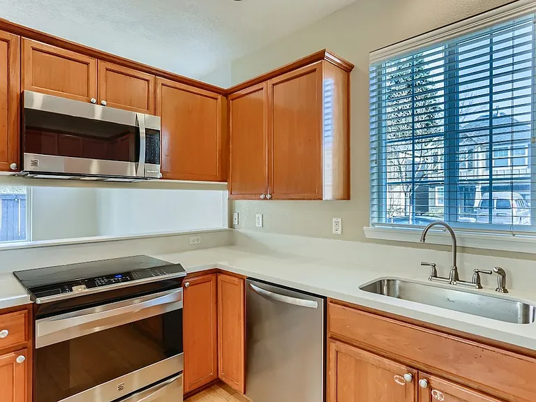 903 SE Elina Ave — Photo 10