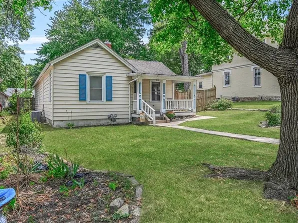 1011 9th Ave, Leavenworth, KS 66048