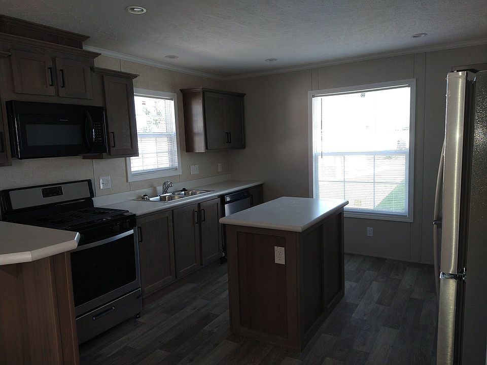 2nd image of 331 Pierce Ct #331