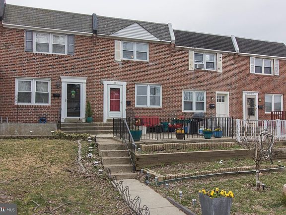 2nd image of 1032 N Academy Ave