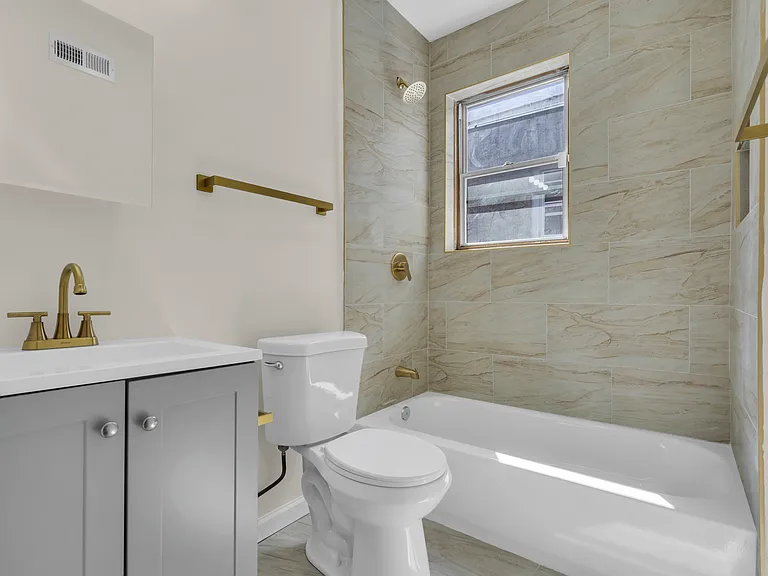 241 N Ruby St — Photo 25